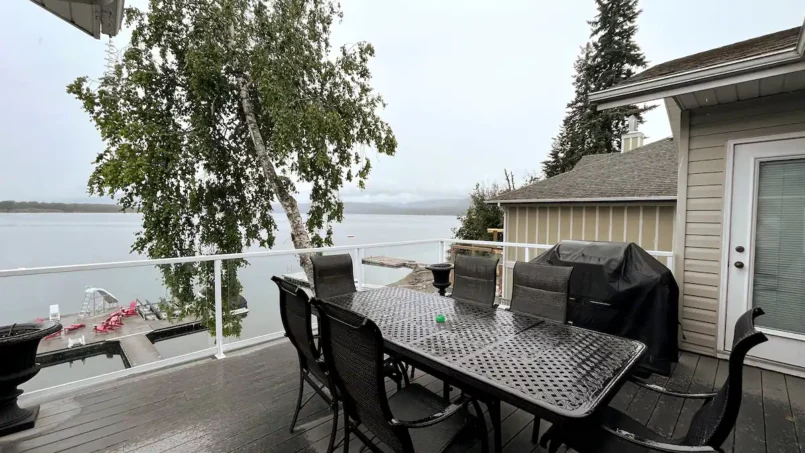 Indigo Bay, Shuswap Lake, Private dock, private beach, summer home, vacation rental